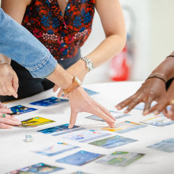 fresque-climat-hellio-octobre-2021-mains-cartes